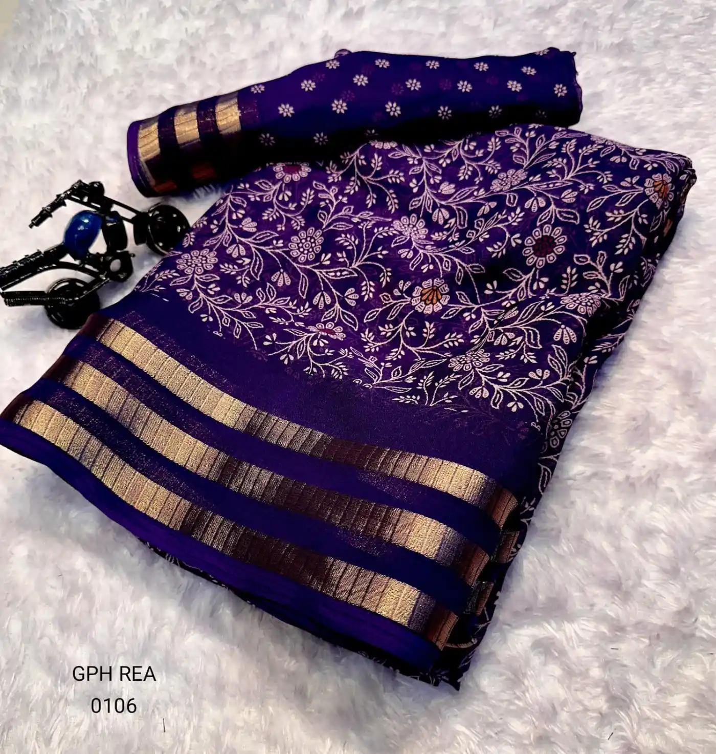 Lightweight Georgette Saree with Uniform Pattern and Designer Blouse